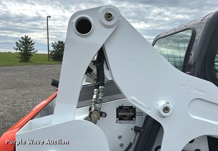 image for item NQ9407 2021 Bobcat T595  tracked skid steer loader
