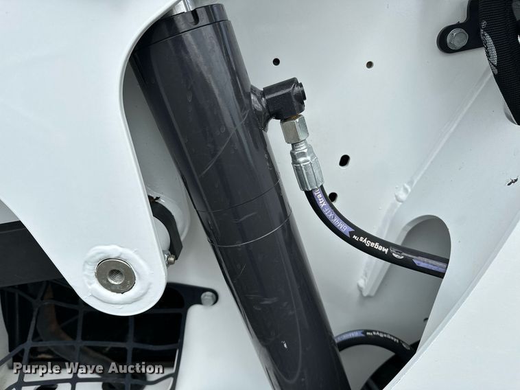 image for item NQ9407 2021 Bobcat T595  tracked skid steer loader