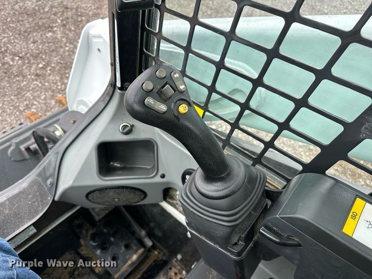 image for item NQ9407 2021 Bobcat T595  tracked skid steer loader