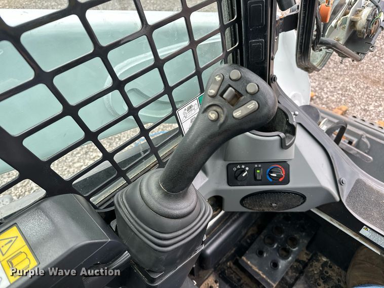 image for item NQ9407 2021 Bobcat T595  tracked skid steer loader