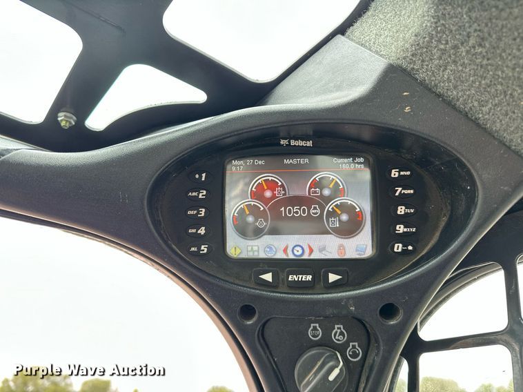 image for item NQ9407 2021 Bobcat T595  tracked skid steer loader