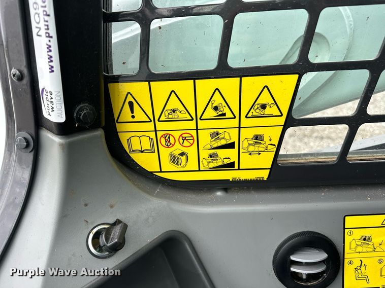 image for item NQ9407 2021 Bobcat T595  tracked skid steer loader