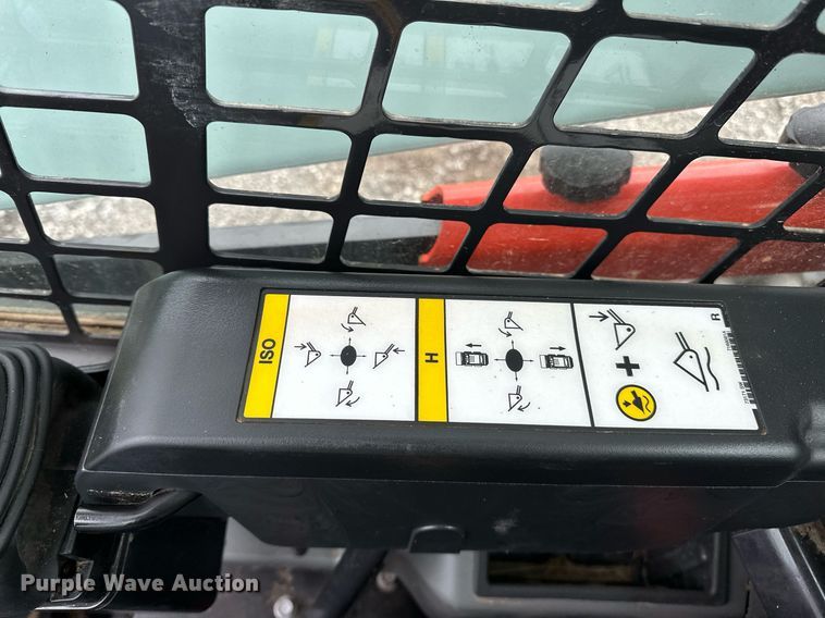 image for item NQ9407 2021 Bobcat T595  tracked skid steer loader