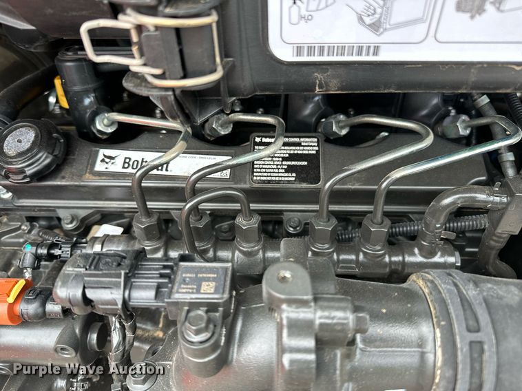 image for item NQ9407 2021 Bobcat T595  tracked skid steer loader