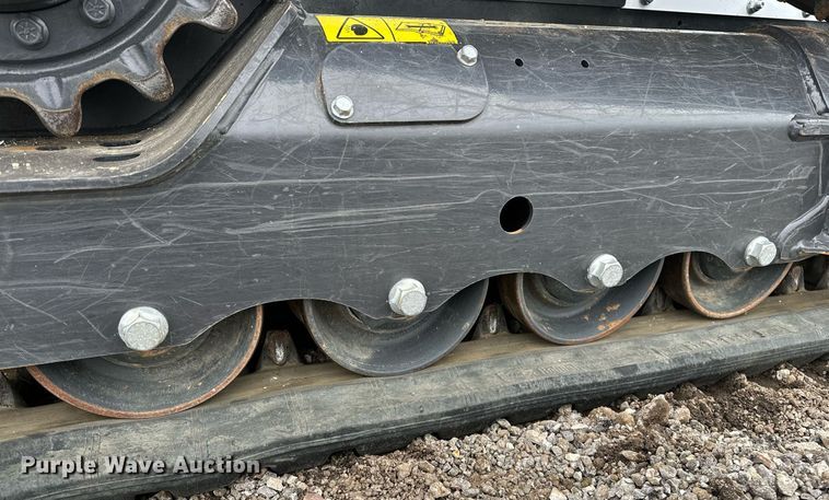 image for item NQ9407 2021 Bobcat T595  tracked skid steer loader