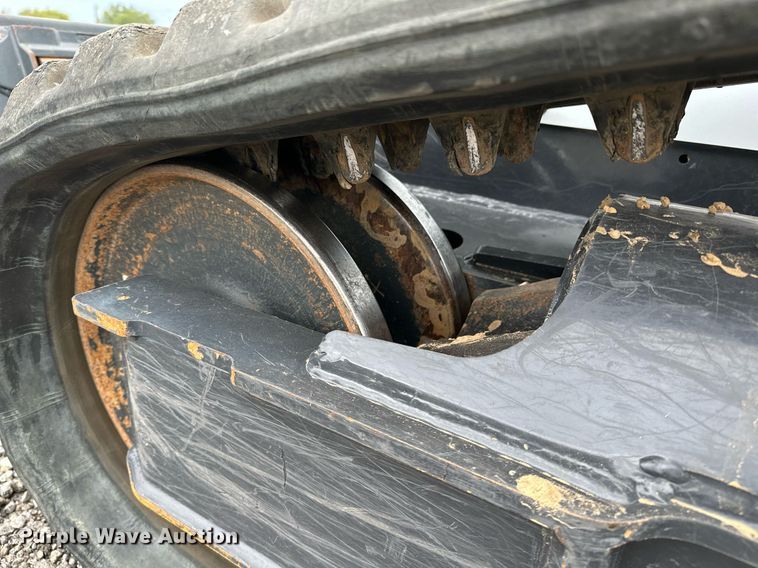 image for item NQ9407 2021 Bobcat T595  tracked skid steer loader