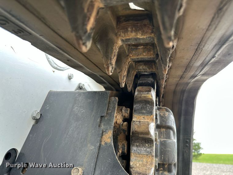 image for item NQ9407 2021 Bobcat T595  tracked skid steer loader