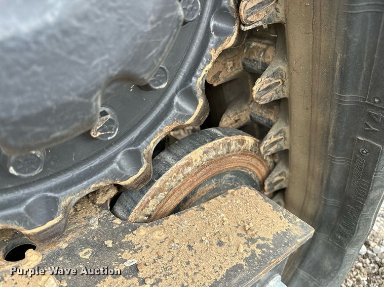 image for item NQ9407 2021 Bobcat T595  tracked skid steer loader