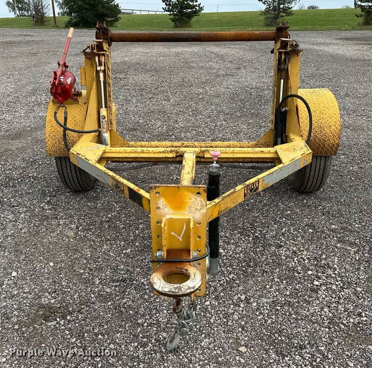 image for item NQ9413 1999 Butler HWS-3  reel trailer