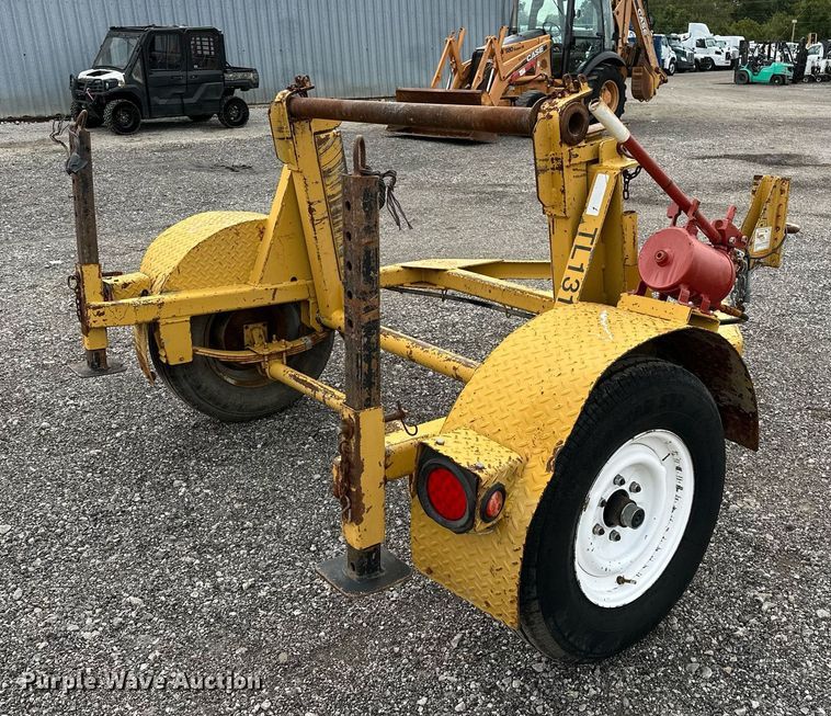 image for item NQ9413 1999 Butler HWS-3  reel trailer