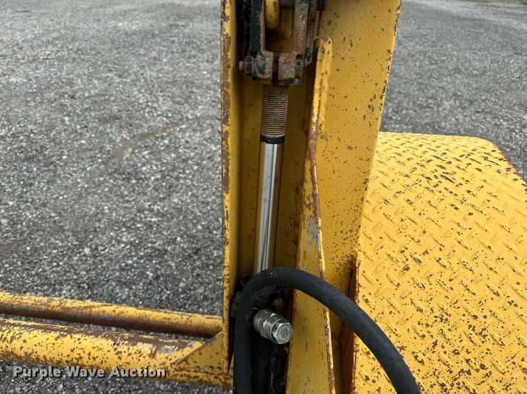 image for item NQ9413 1999 Butler HWS-3  reel trailer