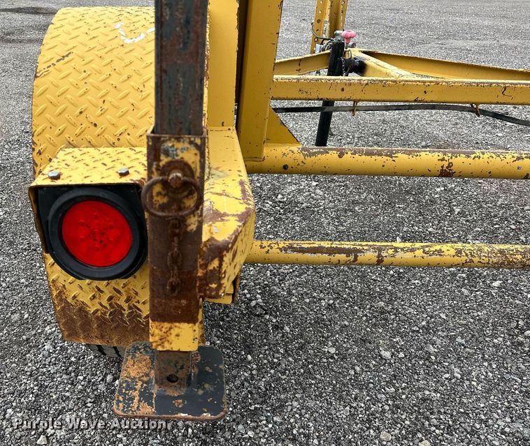 image for item NQ9413 1999 Butler HWS-3  reel trailer