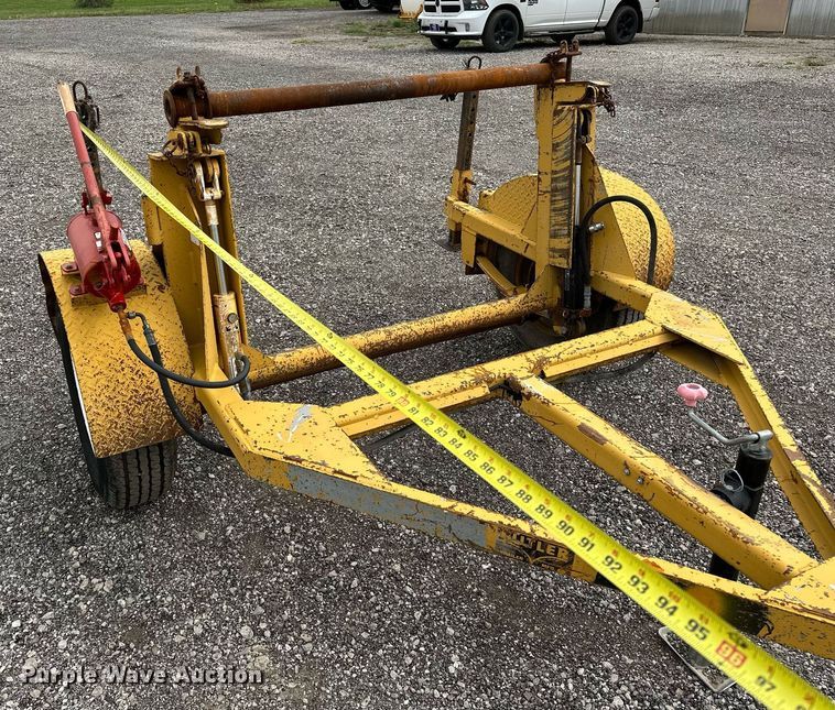 image for item NQ9413 1999 Butler HWS-3  reel trailer