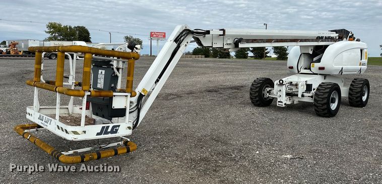 image for item NQ9414 2005 JLG 660SJ  boom lift