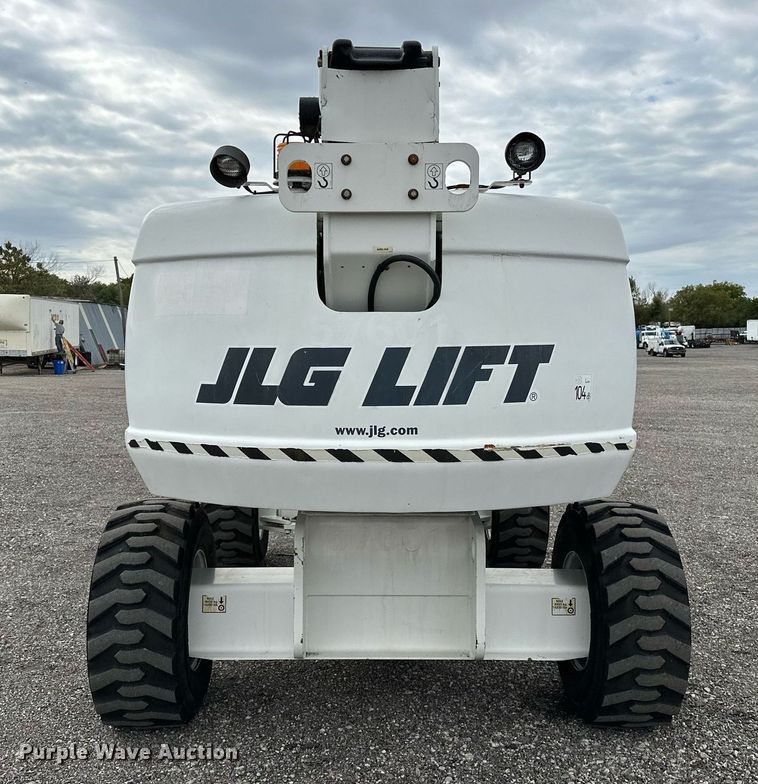 image for item NQ9414 2005 JLG 660SJ  boom lift