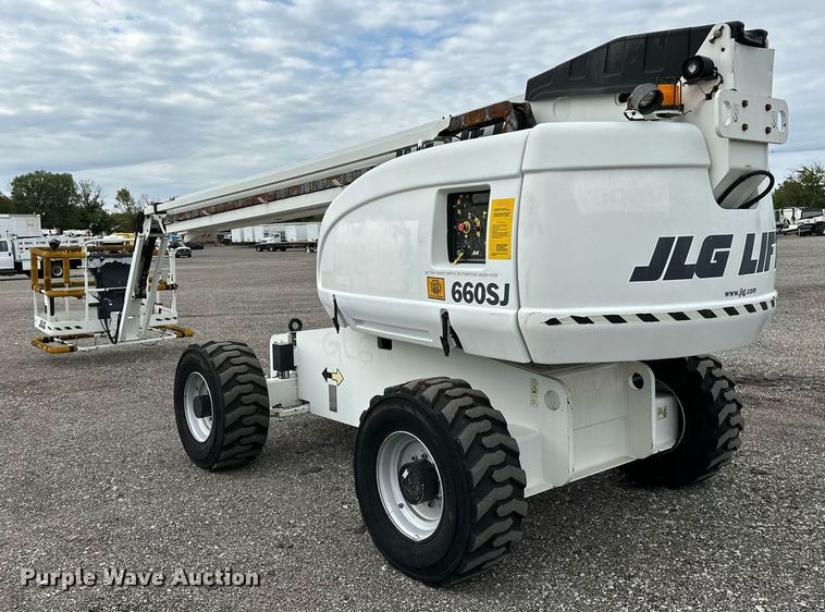 image for item NQ9414 2005 JLG 660SJ  boom lift