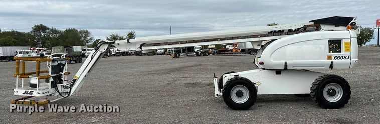 image for item NQ9414 2005 JLG 660SJ  boom lift