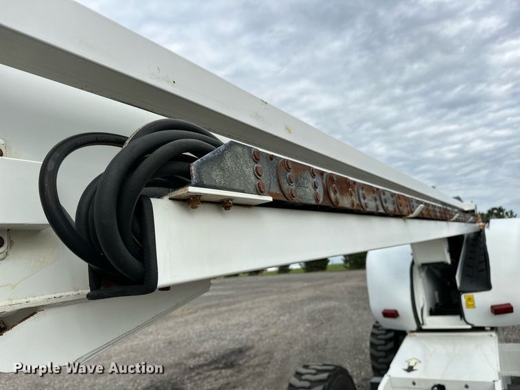 image for item NQ9414 2005 JLG 660SJ  boom lift