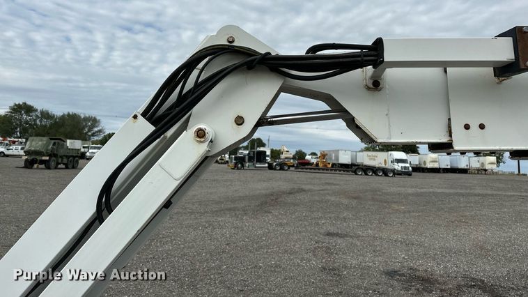 image for item NQ9414 2005 JLG 660SJ  boom lift