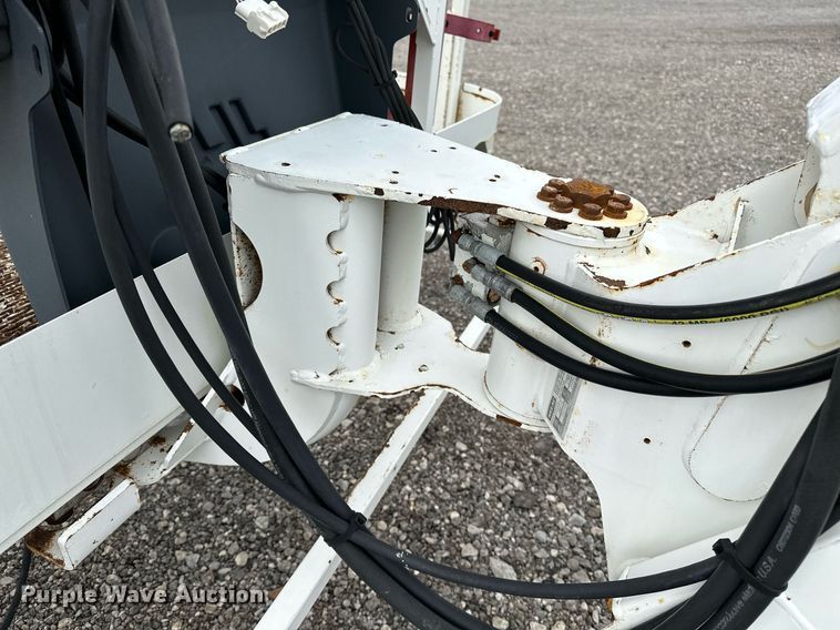 image for item NQ9414 2005 JLG 660SJ  boom lift