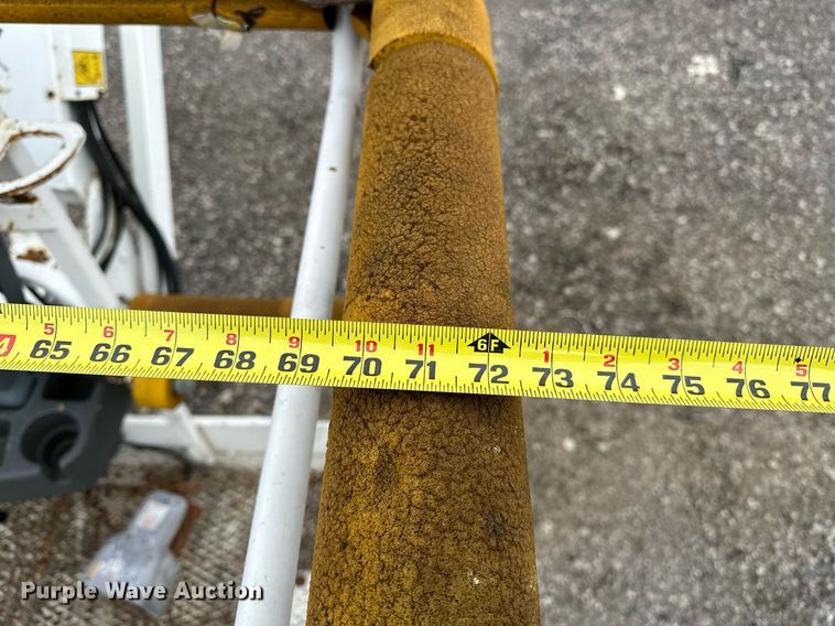 image for item NQ9414 2005 JLG 660SJ  boom lift