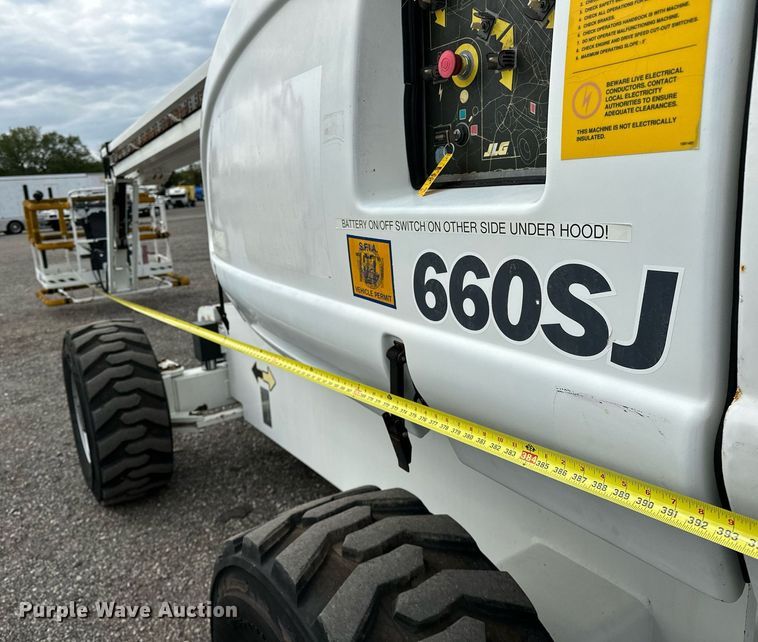 image for item NQ9414 2005 JLG 660SJ  boom lift