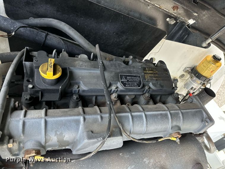 image for item NQ9414 2005 JLG 660SJ  boom lift