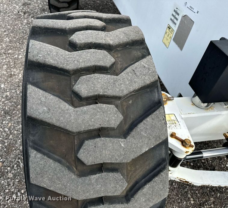 image for item NQ9414 2005 JLG 660SJ  boom lift