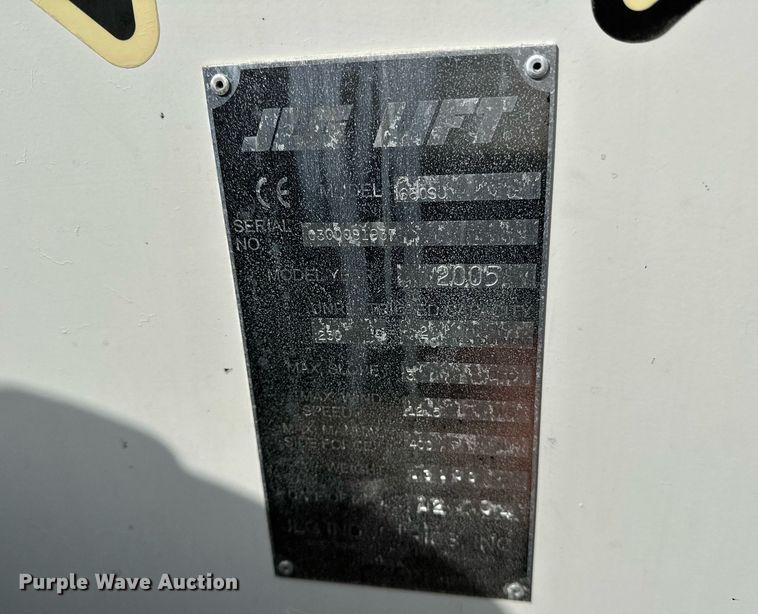 image for item NQ9414 2005 JLG 660SJ  boom lift