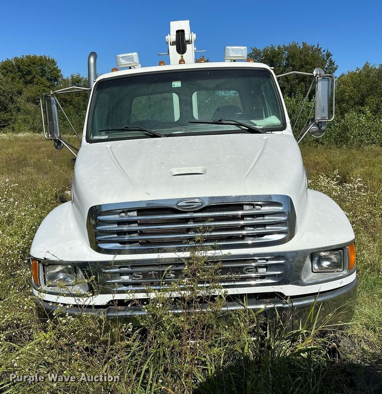 image for item NQ9417 2001 Sterling M7500  crane truck