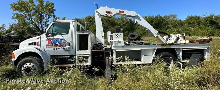 image for item NQ9417 2001 Sterling M7500  crane truck