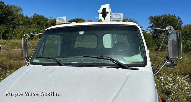 image for item NQ9417 2001 Sterling M7500  crane truck