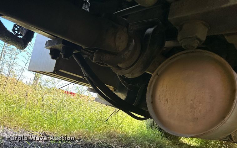 image for item NQ9417 2001 Sterling M7500  crane truck