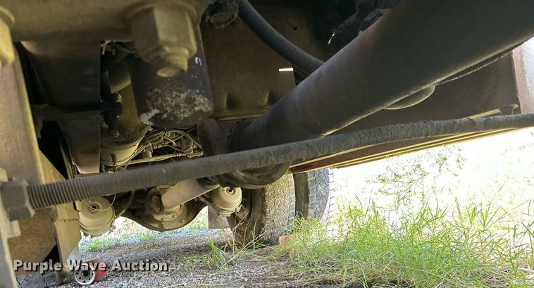 image for item NQ9417 2001 Sterling M7500  crane truck