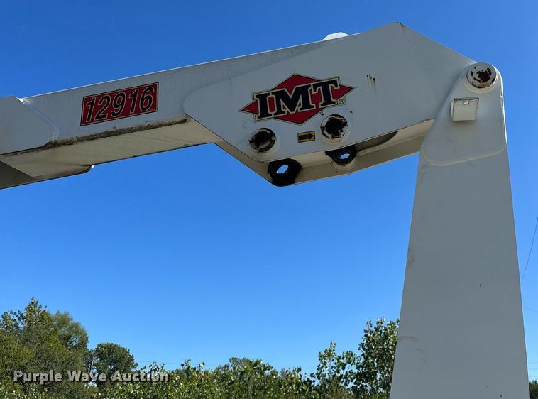 image for item NQ9417 2001 Sterling M7500  crane truck