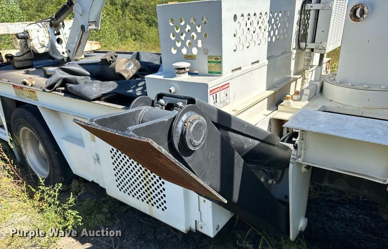 image for item NQ9417 2001 Sterling M7500  crane truck