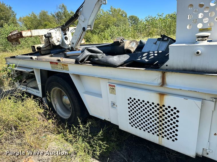 image for item NQ9417 2001 Sterling M7500  crane truck