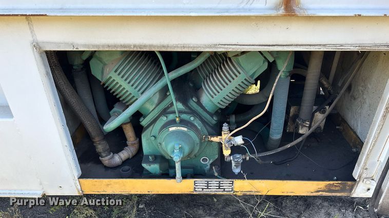 image for item NQ9417 2001 Sterling M7500  crane truck