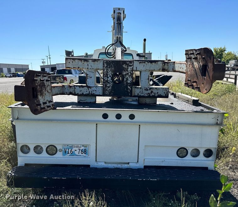 image for item NQ9417 2001 Sterling M7500  crane truck