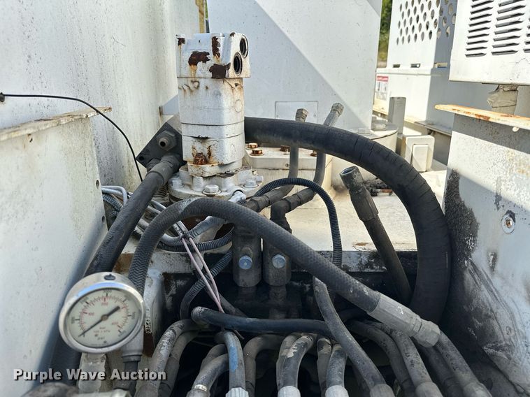 image for item NQ9417 2001 Sterling M7500  crane truck