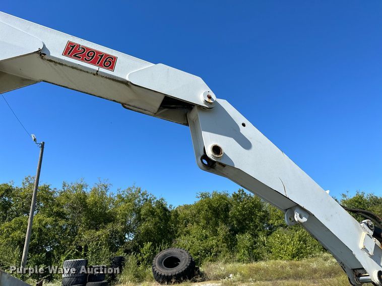 image for item NQ9417 2001 Sterling M7500  crane truck