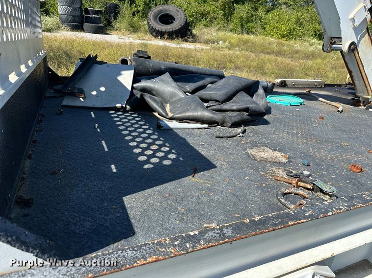 image for item NQ9417 2001 Sterling M7500  crane truck