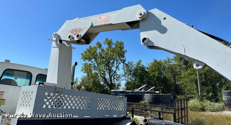 image for item NQ9417 2001 Sterling M7500  crane truck