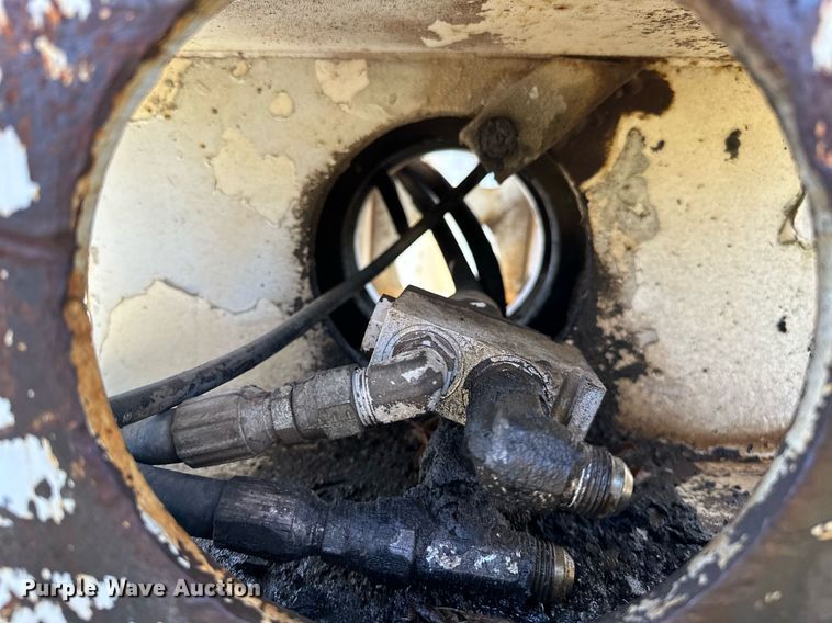 image for item NQ9417 2001 Sterling M7500  crane truck