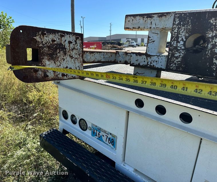 image for item NQ9417 2001 Sterling M7500  crane truck