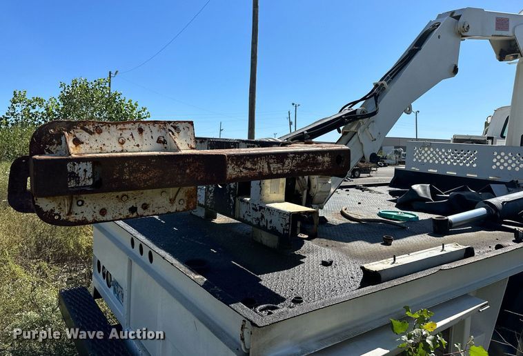 image for item NQ9417 2001 Sterling M7500  crane truck