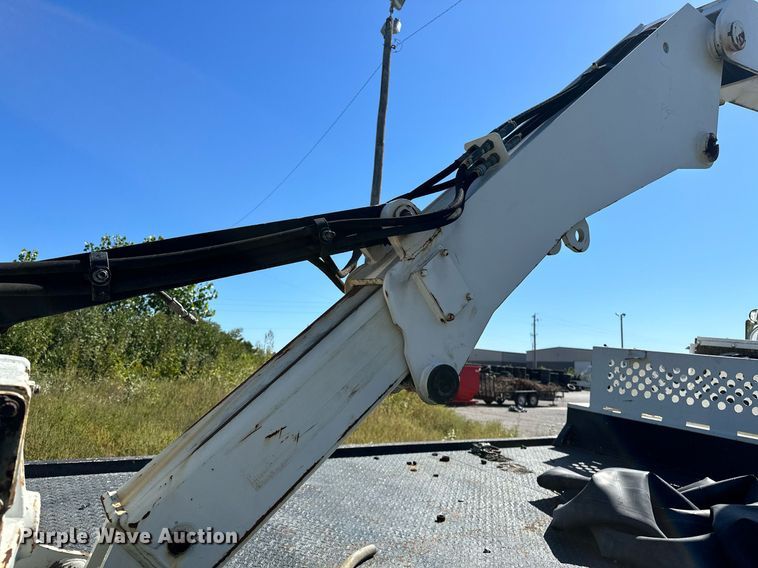 image for item NQ9417 2001 Sterling M7500  crane truck