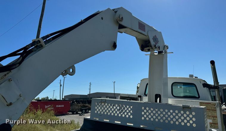 image for item NQ9417 2001 Sterling M7500  crane truck