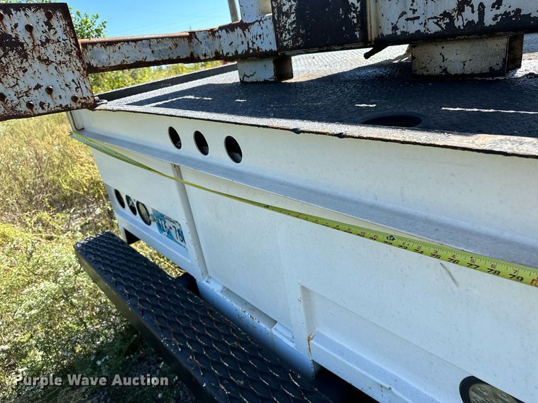 image for item NQ9417 2001 Sterling M7500  crane truck