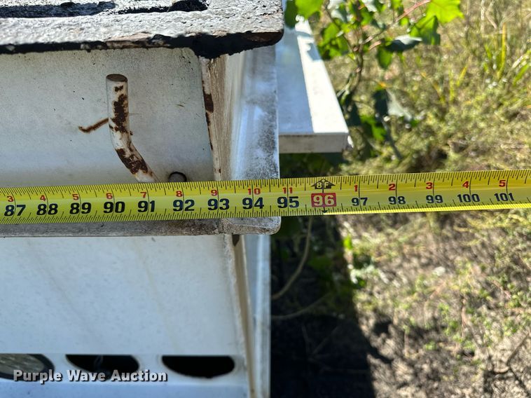 image for item NQ9417 2001 Sterling M7500  crane truck